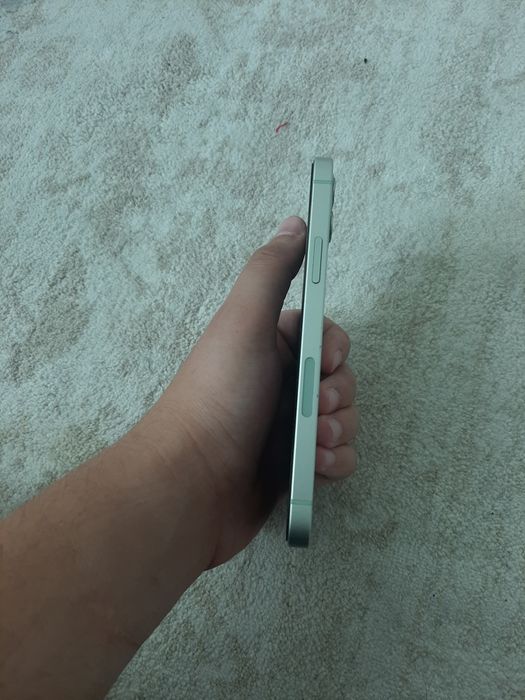 Iphone 12  sotiladi