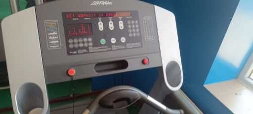 Bandă de Alergat Profesională Life Fitness Ti