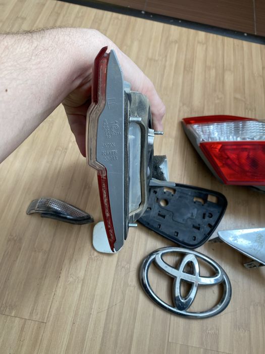 Продам задний фонар