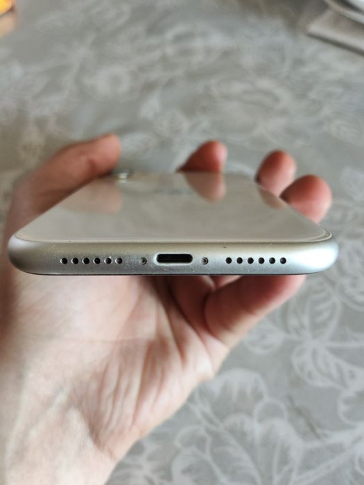 Продам iPhone 11