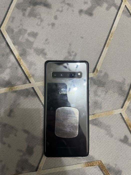 Продам Самсунг С10+