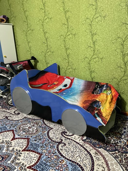 Bolalar karavoti va shkaf