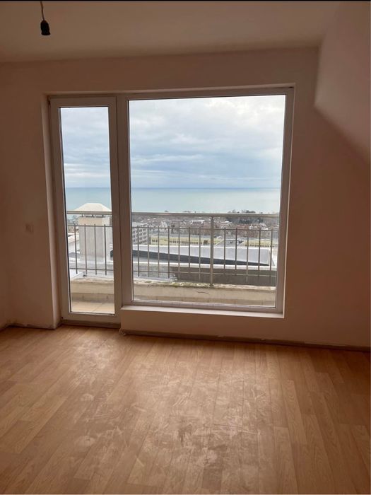 Продава се Тристаен апартамент в Варна, Базар Левски - 198 кв.м за 1213 €/кв.м - Снимка #1