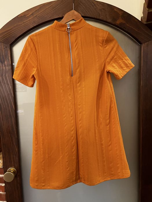 Жълта рокля Zara