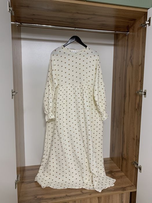 Двойка, платья цены указано ниже