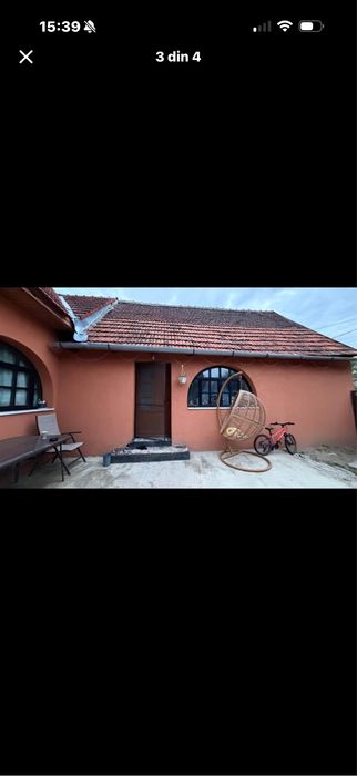 Casă de vânzare în Comuna Cermei!!