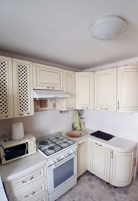 продам 3-х ком. центр 3-этаж