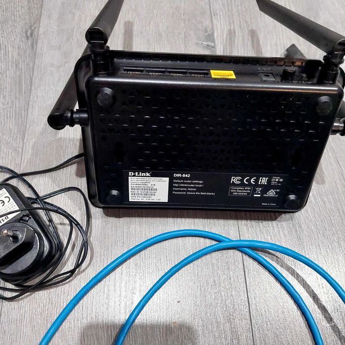 Router wireless D-Link DIR-842