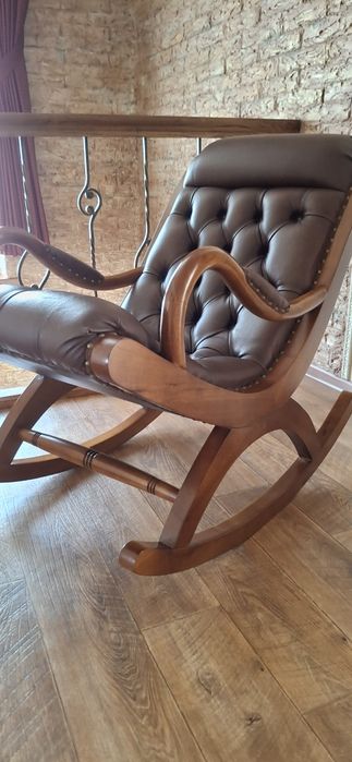 Продаю кресло-качалку