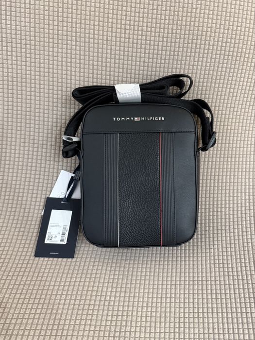 Чанта през рамо Tommy Hilfiger Foundation