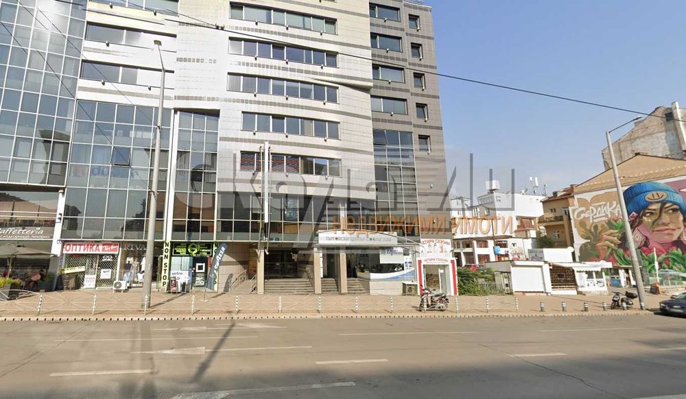 Дава се под наем Магазин в София, Център - 28 кв.м за 1600 € - Снимка #1