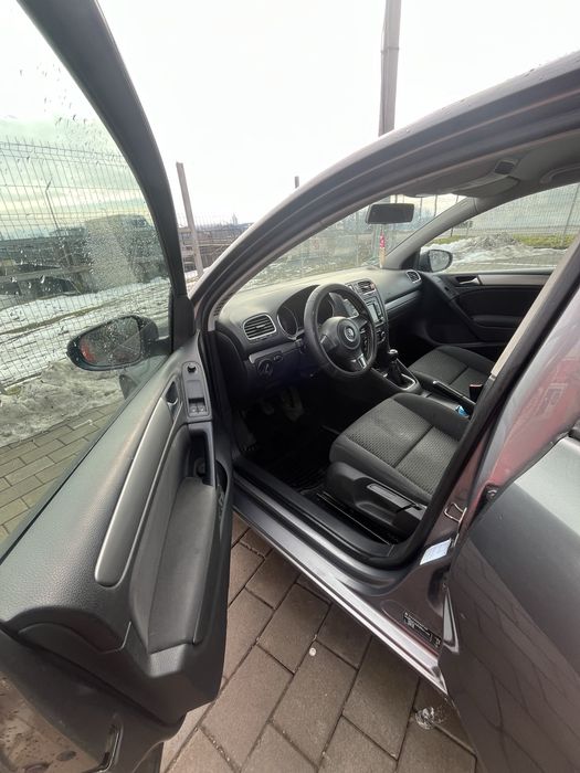 Vând VW Golf 6, motor 1.6 TDI disel, an fabricatie 2012