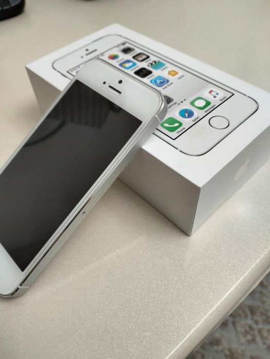 iPhone 5 с красивым чехолом