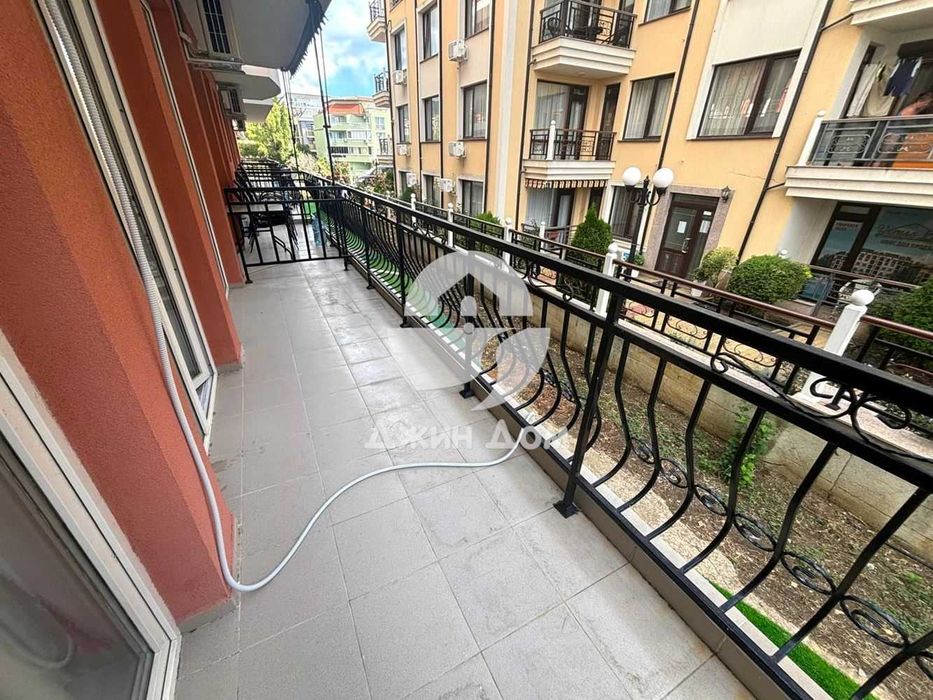 Продава се Двустаен апартамент в Бургас, Лазур - 73 кв.м за 1576 €/кв.м - Снимка #3