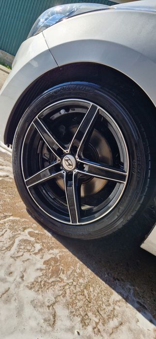 Vând jante hyundai 224/45/R17