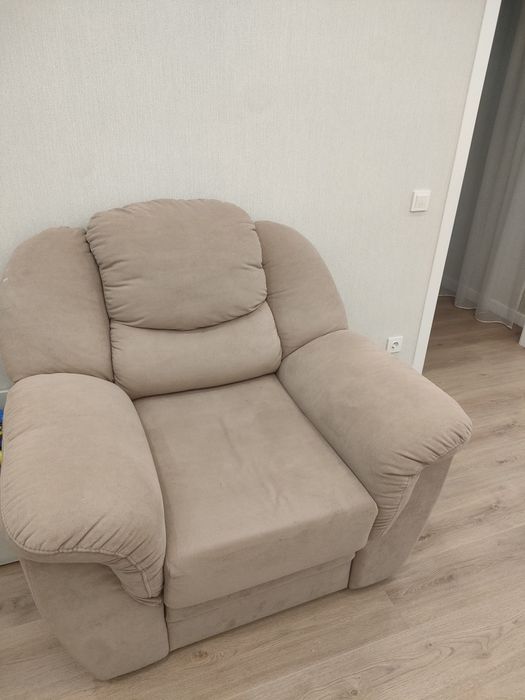 Продается диван с креслом