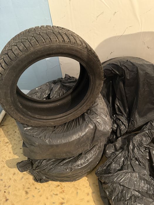 Зимние шиповынные шины 3шт