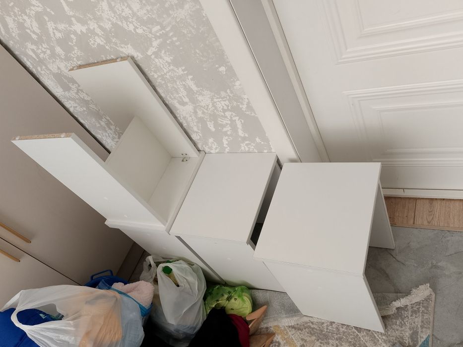 Стол, табуретки, прихожка, кухонный гарнитур