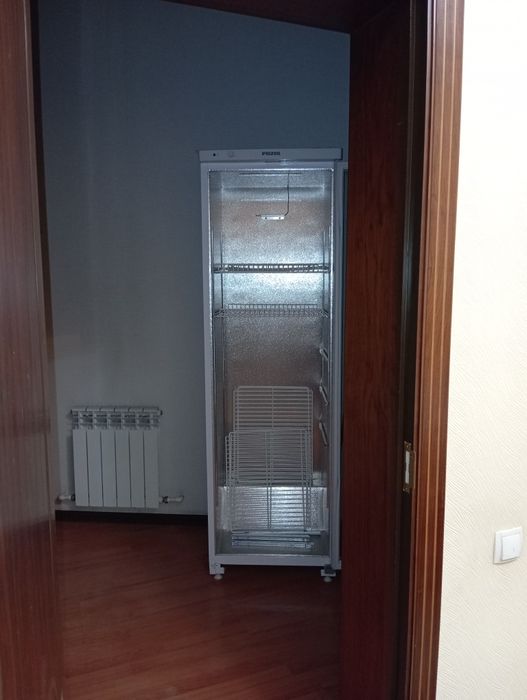 Витринный холодильник