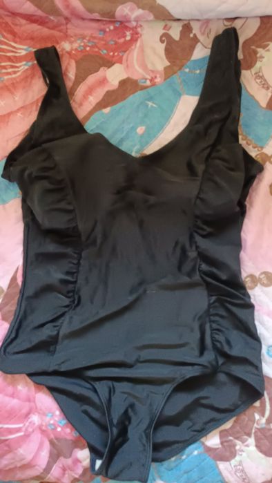 Продавам  цели Бански