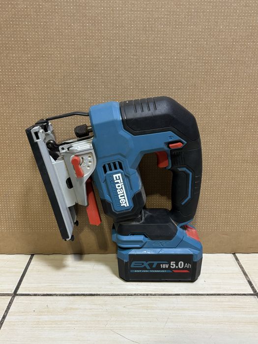 MDM vinde: Fierastrau pendular Erbauer ERI1087JSW+Acumulator 5.0Ah.