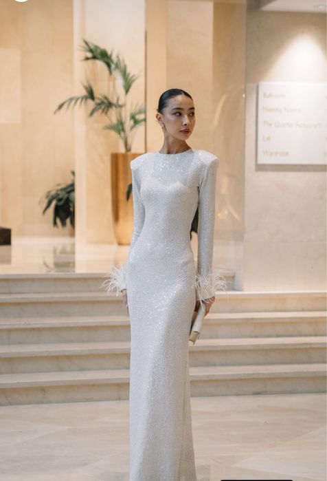 Нежное Платье со съемными перьями