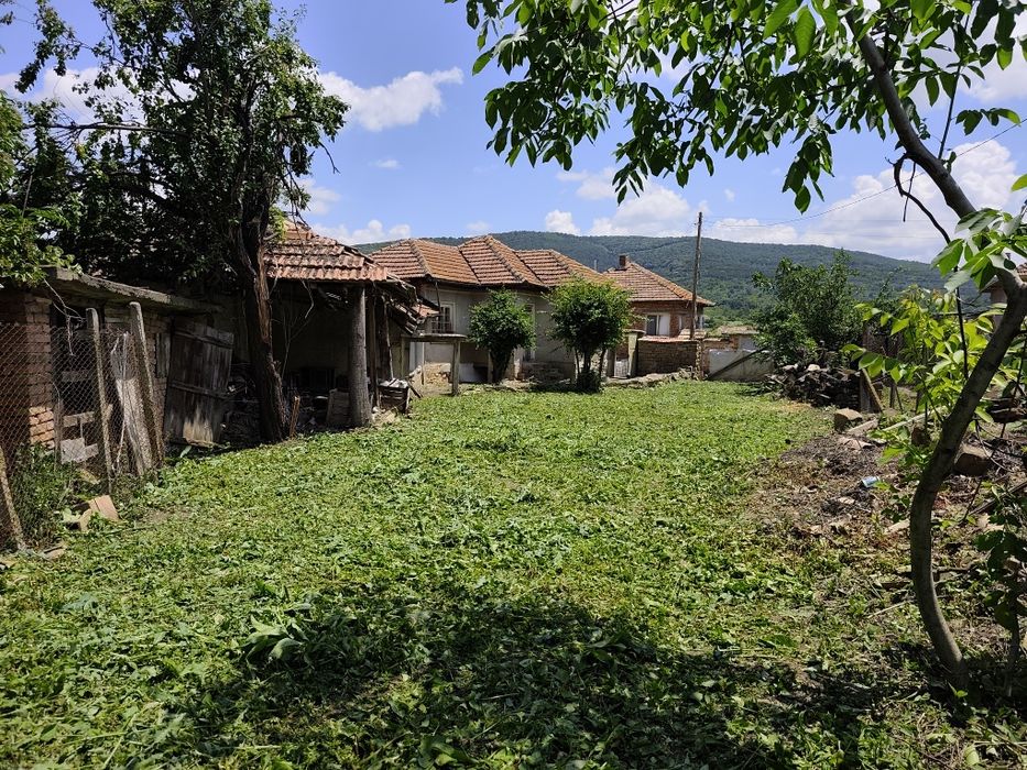 Продавам къща в Джулюница
