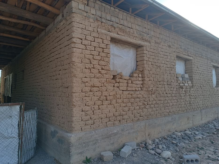 Hovli sotiladi 6 sotix