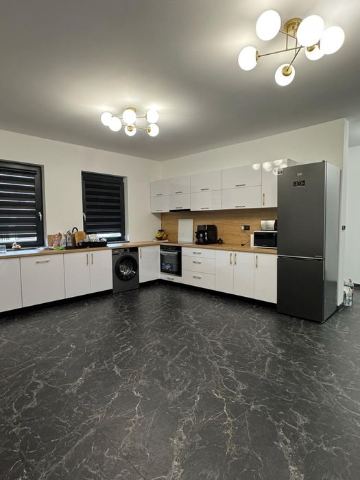 Vand casa str. Giulia ( odoreului )