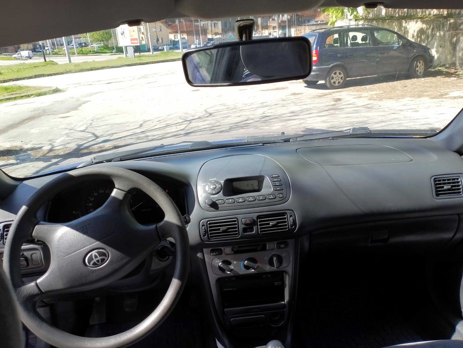 Продавам Тойота Королла.