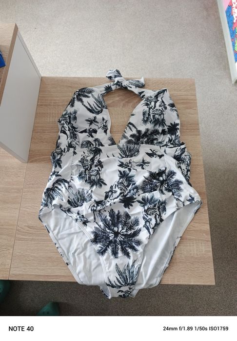 Продаю новый купальник.