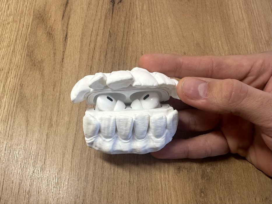 Servicii printare 3D Husa Airpods Pro/Airpods 3, alb/negru