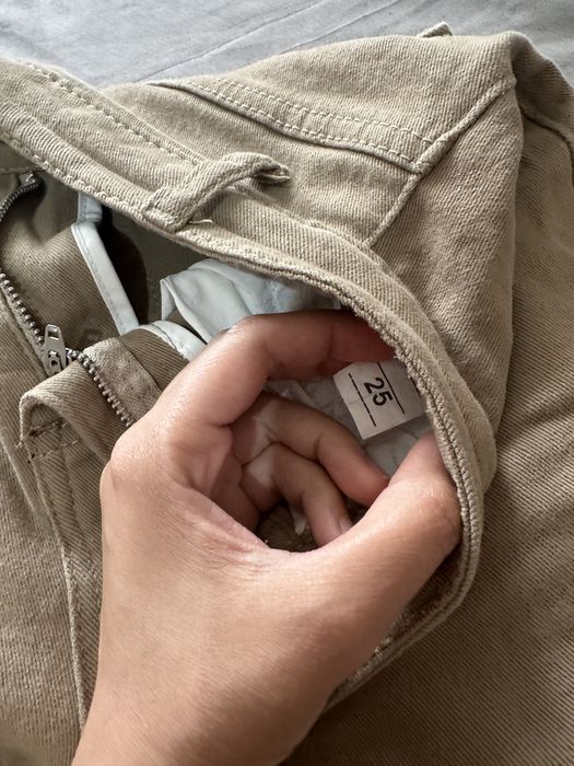 Джинсы коныр..