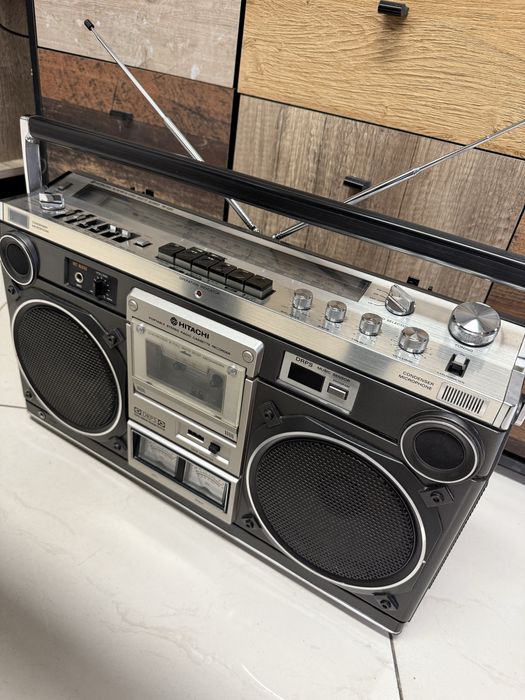 Ретро колекционерски радиокасетофон Hitachi TRK-8180E Boombox