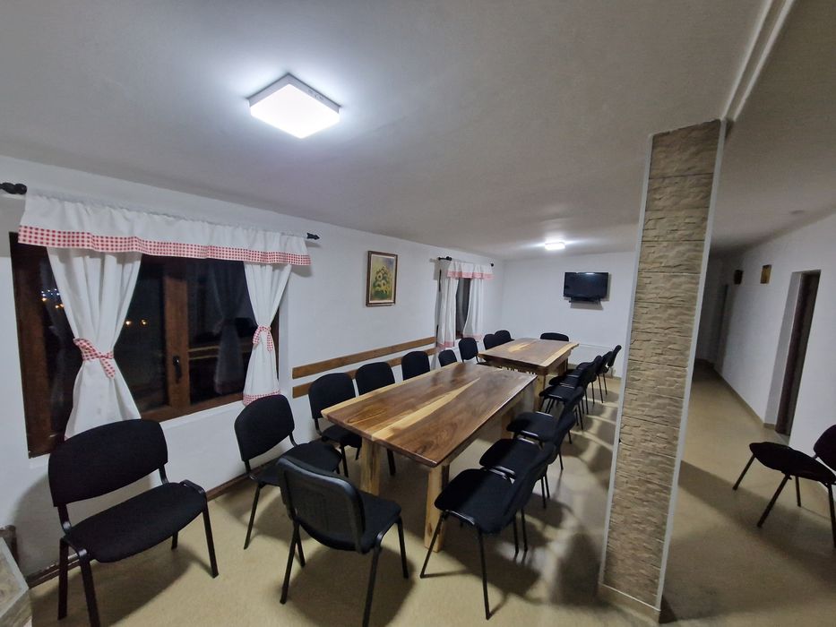 Cabana  de inchiriat cu ciubar si piscina