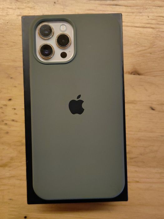 Айфон 12  про Макс