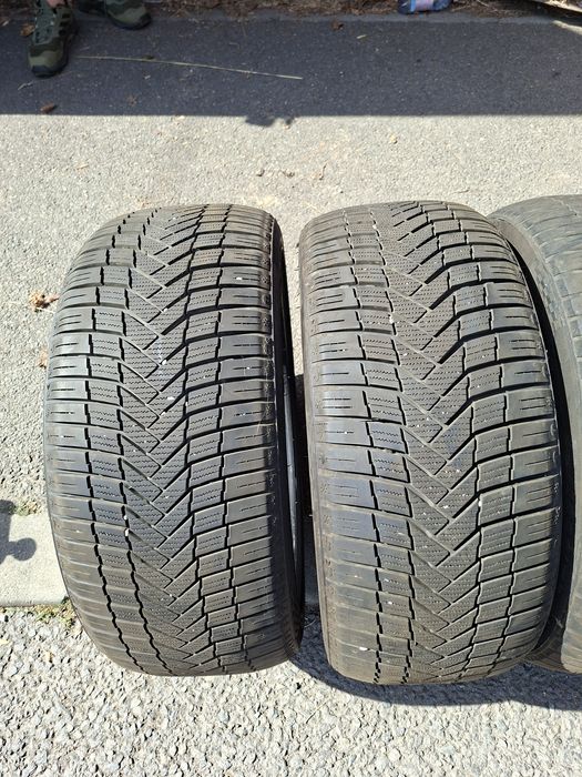 4 anvelope Iarna 225/40/18 DOT 1824 foarte buna