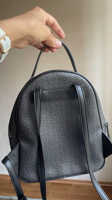 Оригинальный рюкзак от Guess