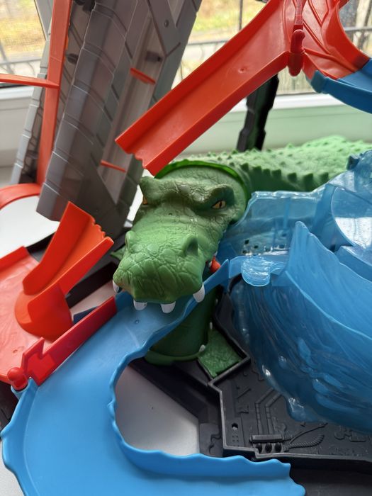 Трек Hot Wheels, б/у в отличном состоянии