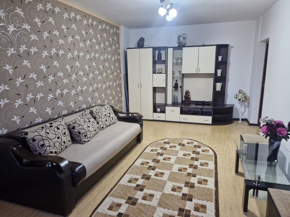 Inchiriez apartament