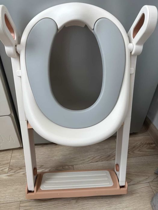 Детский стульчик на унитаз