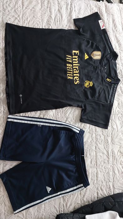 Pantaloni și tricou de fotbal Adidas 12-13 ani