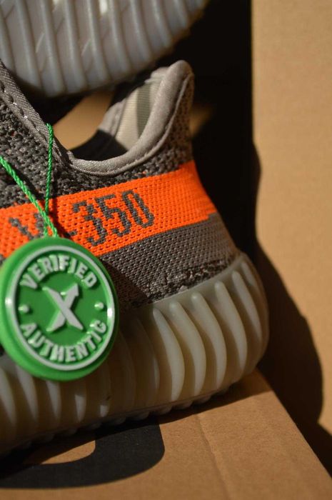Yeezy 350 Beluga Orange  40/41+  Box