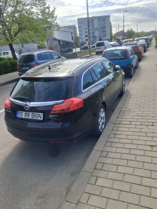 Vând Opel insignia