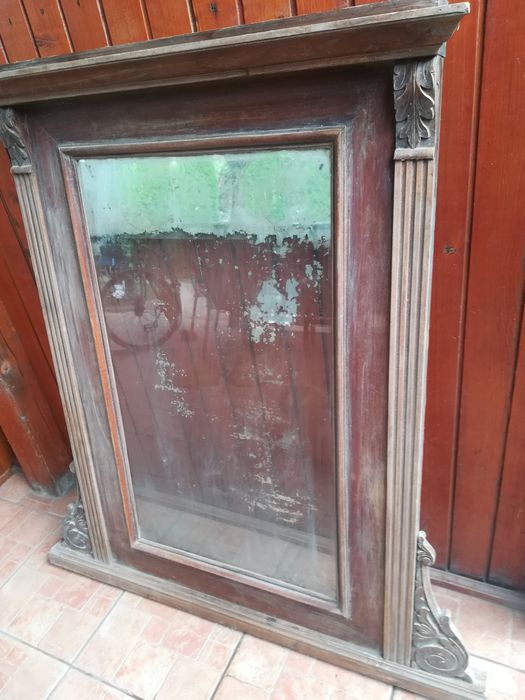 Rama de oglindă pentru comoda