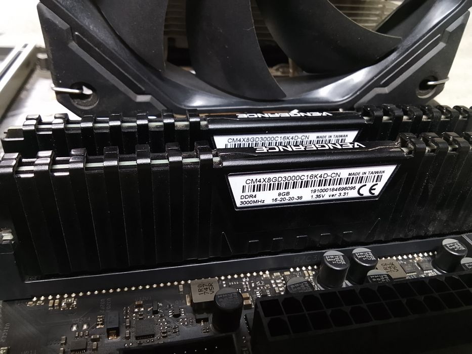 Ozu 16gb (8*2) corsair vengeance 3000mhz + мать + проц + башня