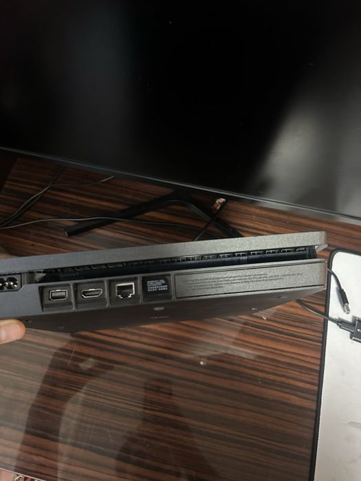 Playstation 4 Slim 1TB