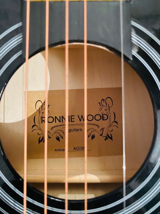 Гитара Ronnie Woob Musical