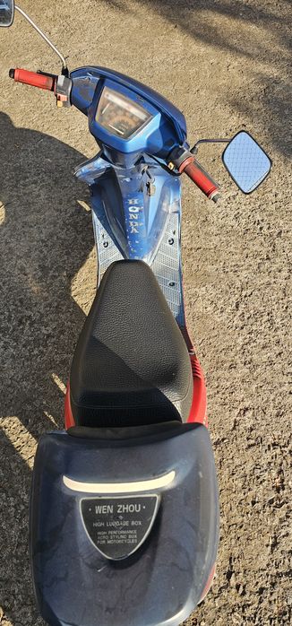 Скутер Honda 50кубика