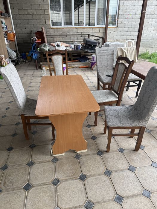 Продается стулья окна и двери